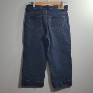 Y2K Levis jeans women's size 6 blue perfectly slimming 548 capri y2k